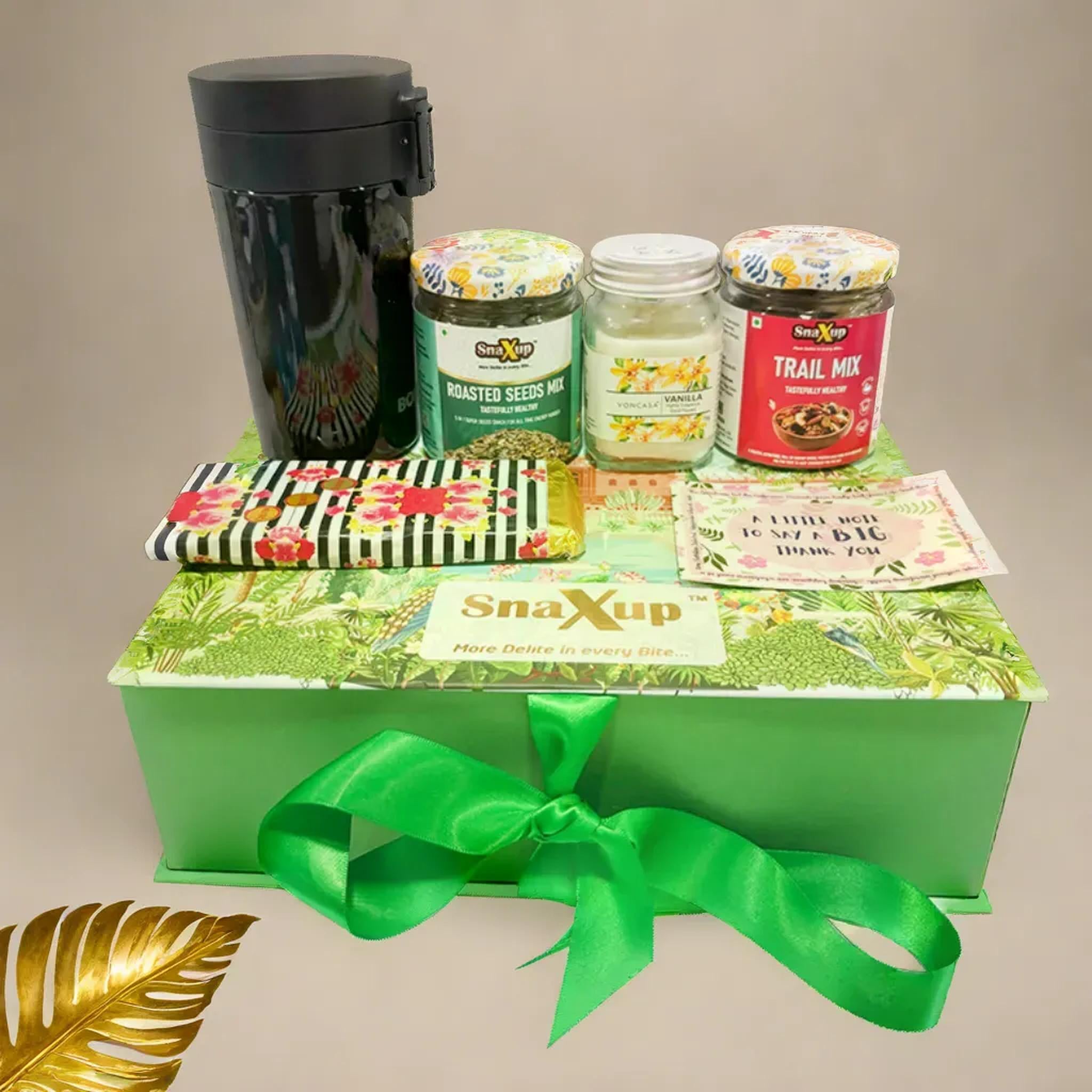 SnaXup Gracious Green Hamper