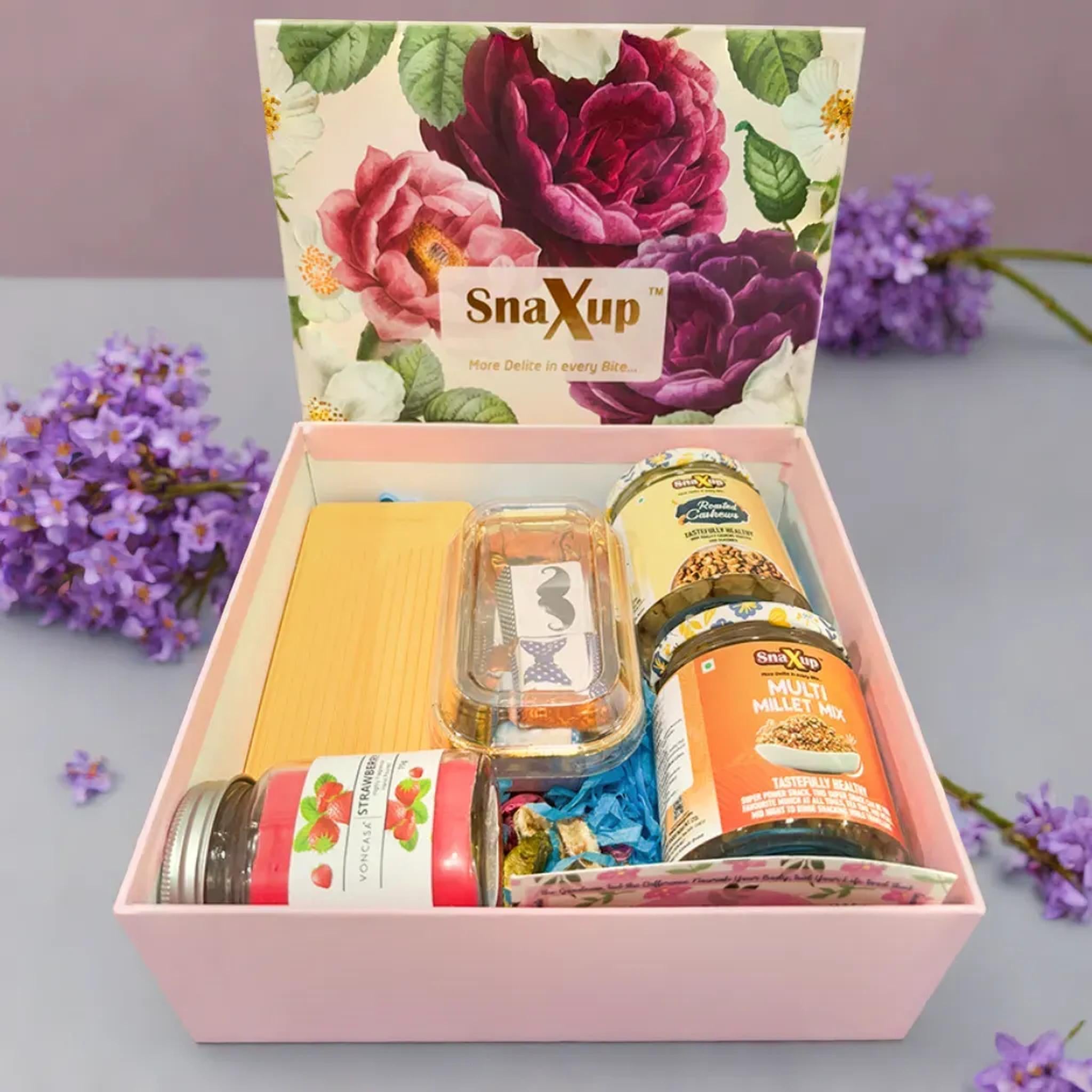 SnaXup Flowery Fullness Hamper