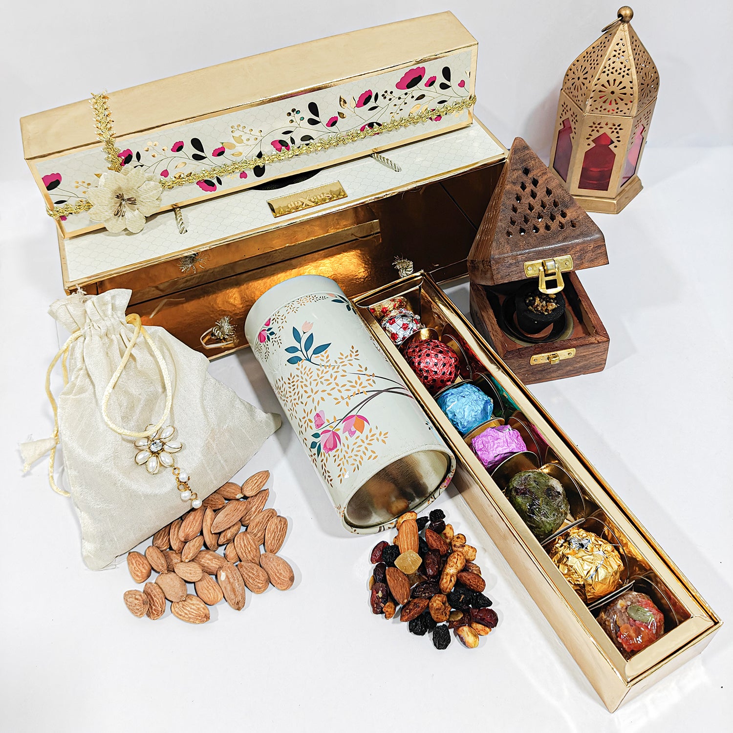 Golden Artistry Pack Hamper Box